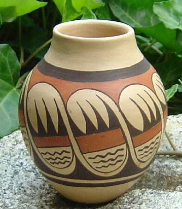 [Hopi_pottery_2_side.JPG]