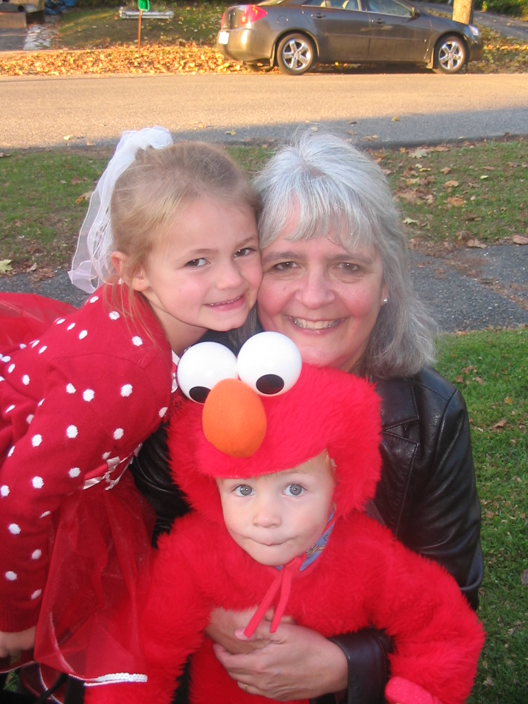[halloween+with+gramma.JPG]