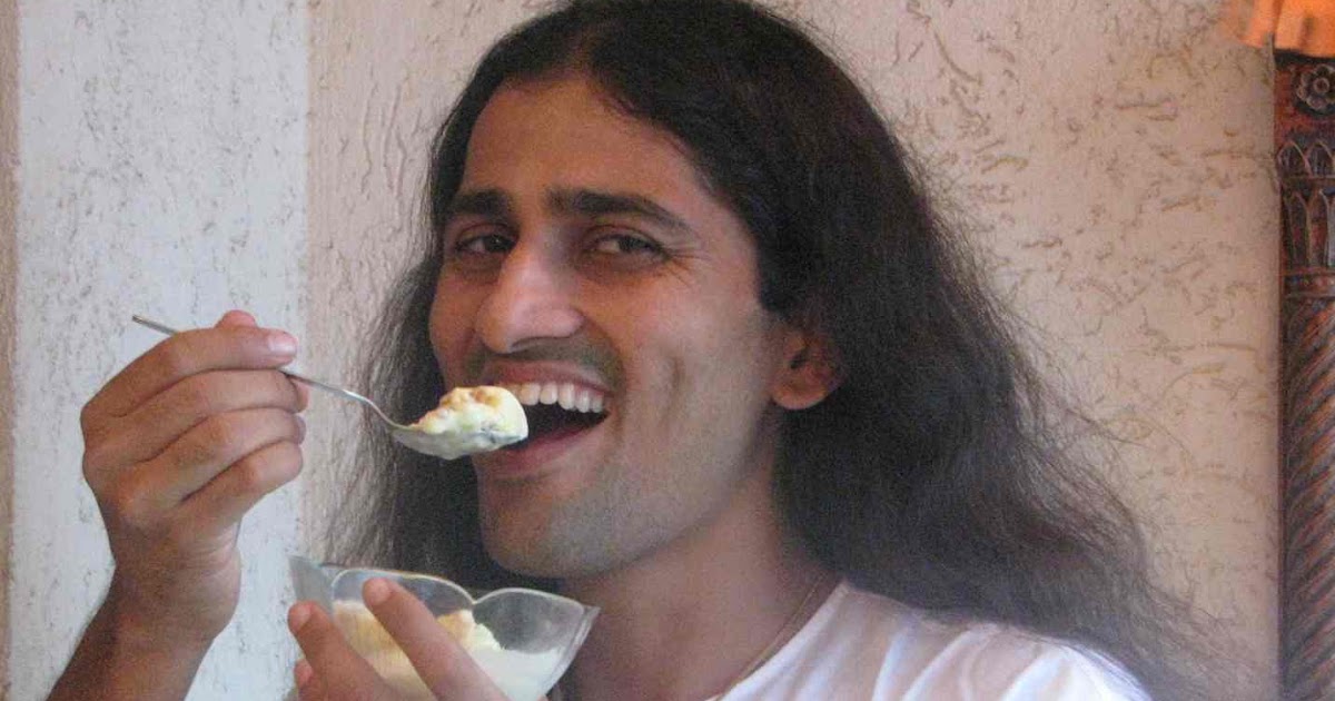 erocefut fat man eating ice cream