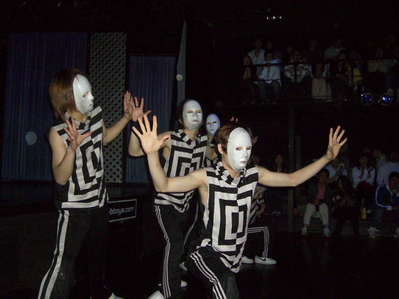 [bex+insadong+bboy+087.JPG]