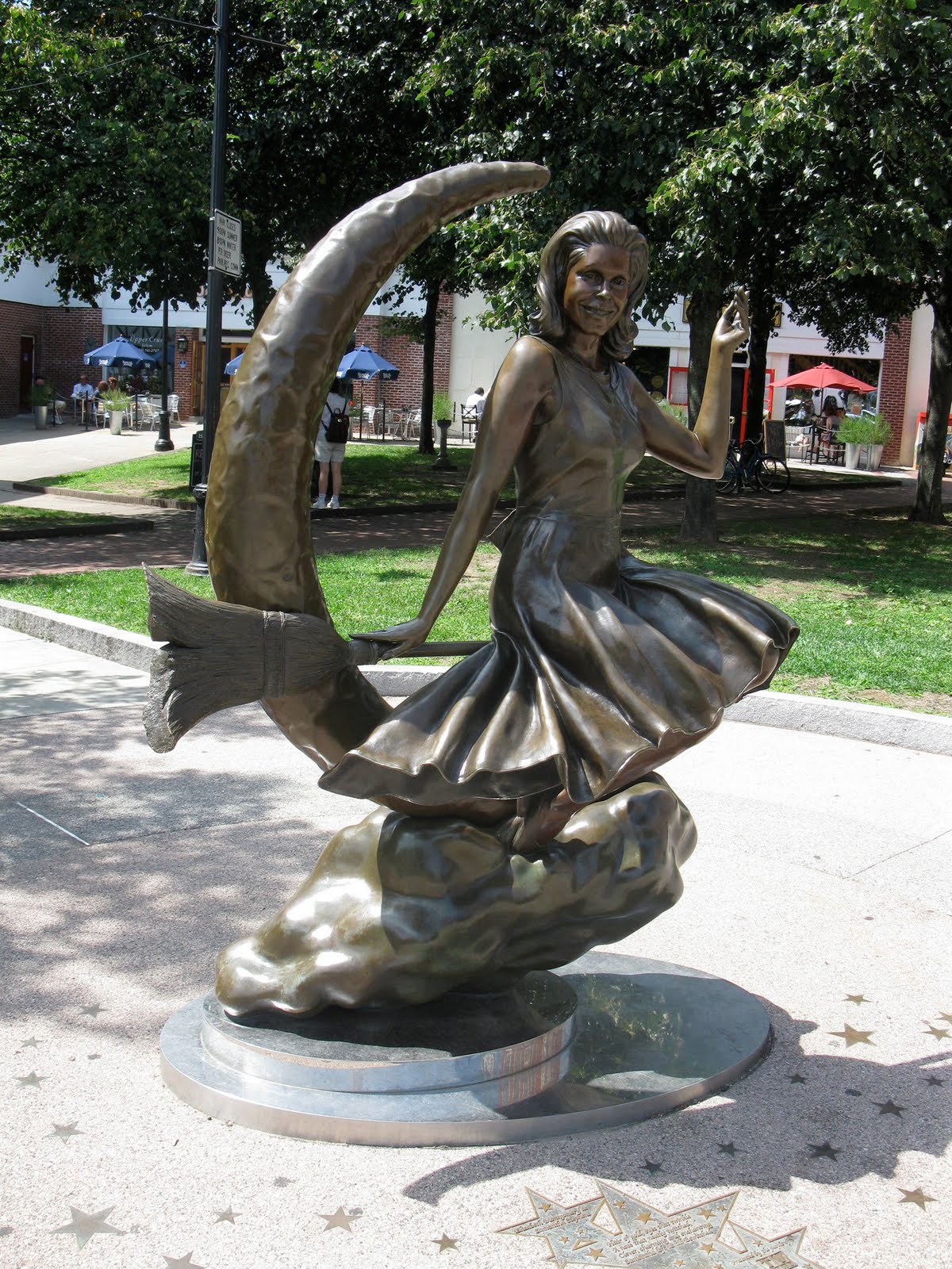 Eccentric Roadside A sight for sorcerer's eyes Salem, Massachusetts