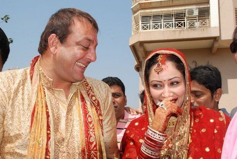 [sanjay-dutt-manyata-wedding-snaps-p.jpg]
