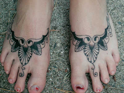 Beautiful Feminine Tattoo Design for Girls Feet