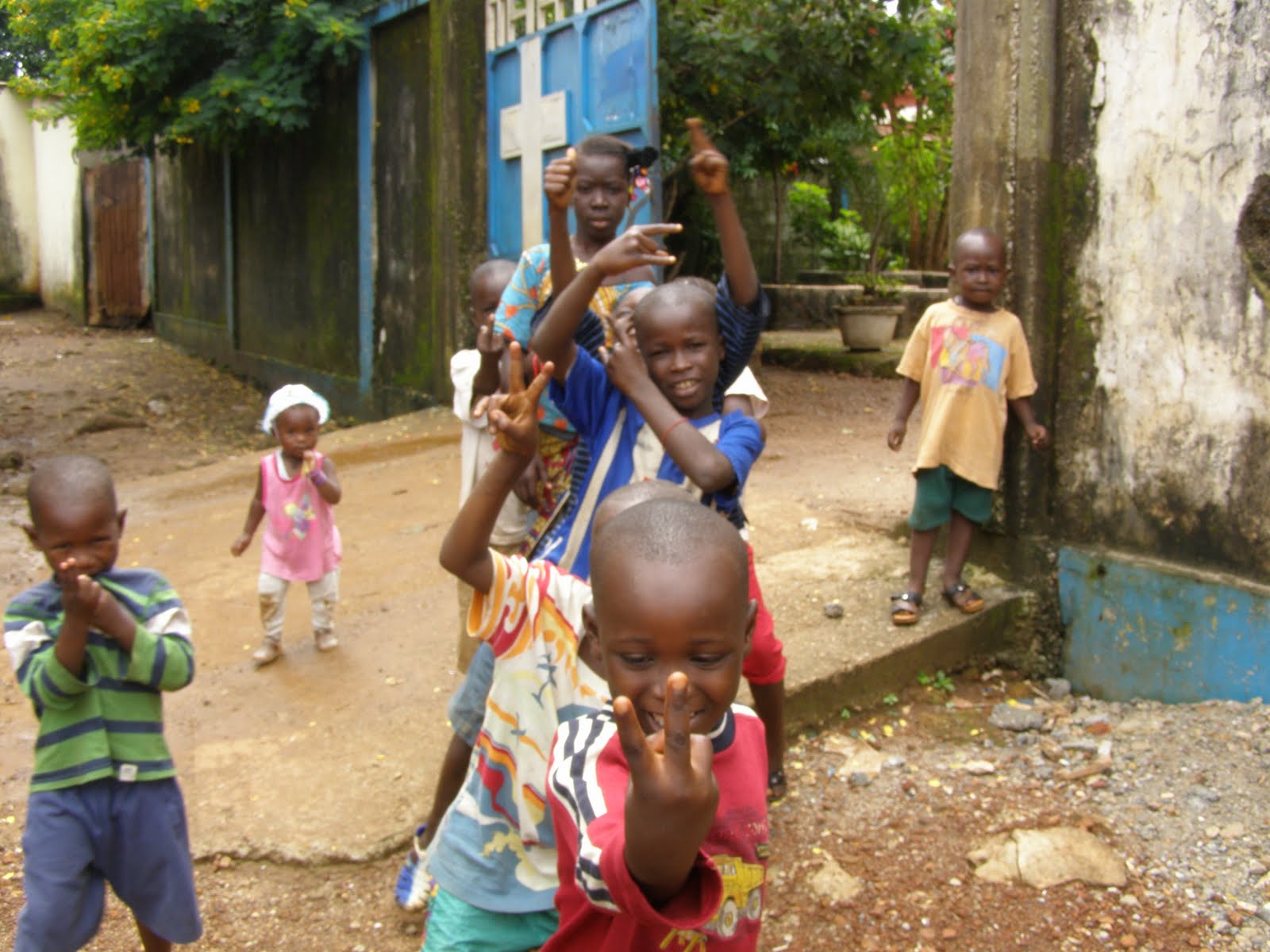 [269+25-09-2009+Conakry+(Nongo).JPG]