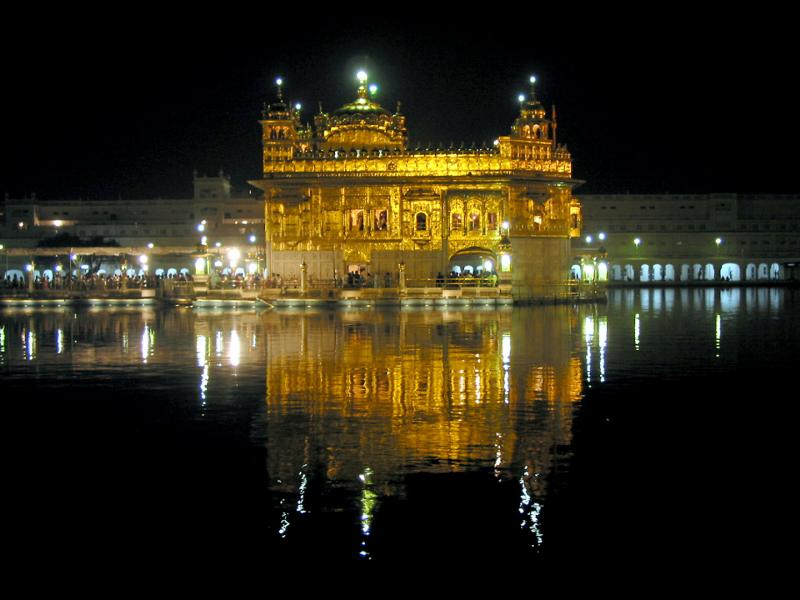 golden temple amritsar at night. wallpaper golden temple
