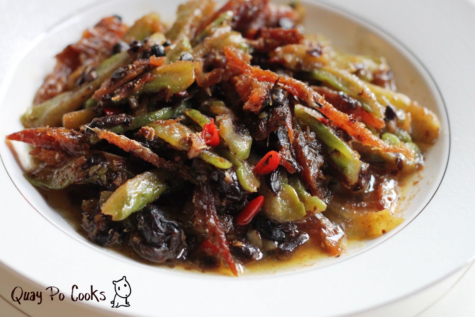 Quay Po Cooks Stir fry bitter gourd with canned fried dace in black