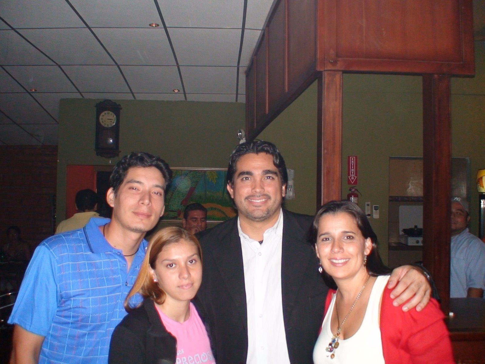 [Con+cholucon+y+wife.JPG]