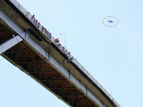 [ovni+en+baños.jpg]