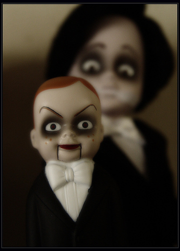 [Ventriloquist+and+the+Dummy]