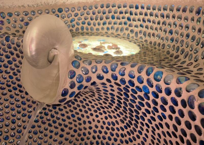 [sachin-tendulkas-shell-house-basin.jpg]