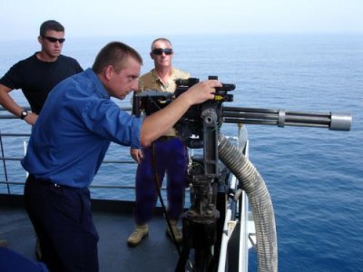 [090502-cruise-minigun.jpg]