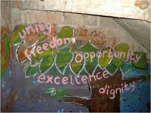[tree+mural+4.jpg]