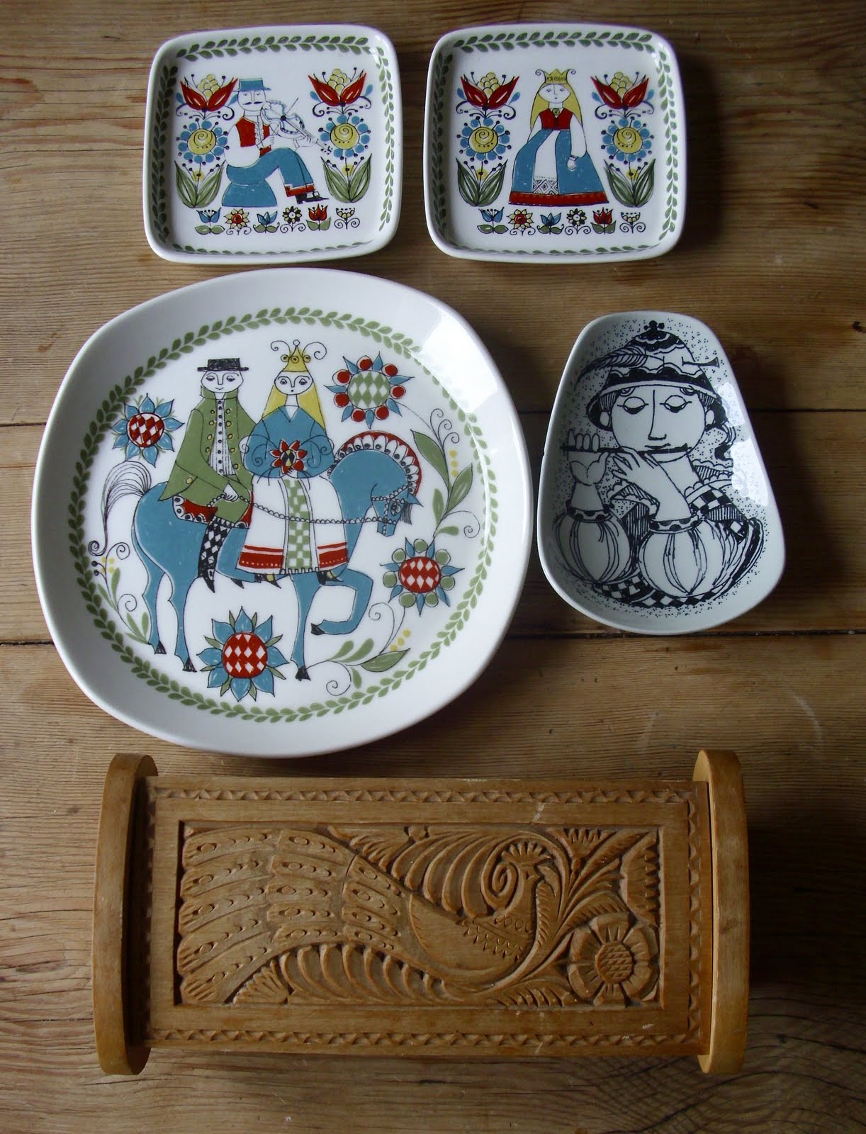 THE PEA POD Scandinavian folk finds.