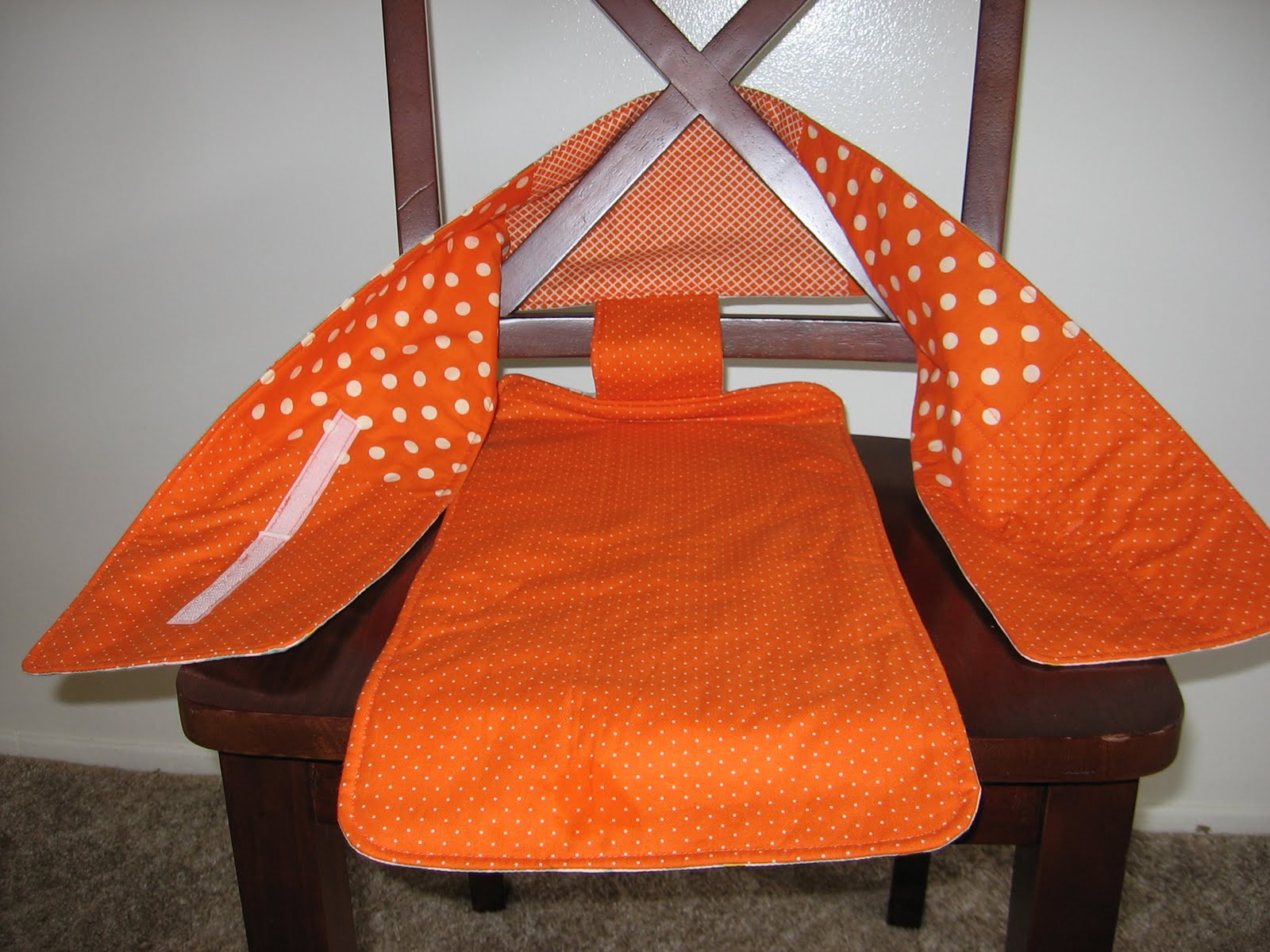 [fabric+travel+highchair+019.JPG]