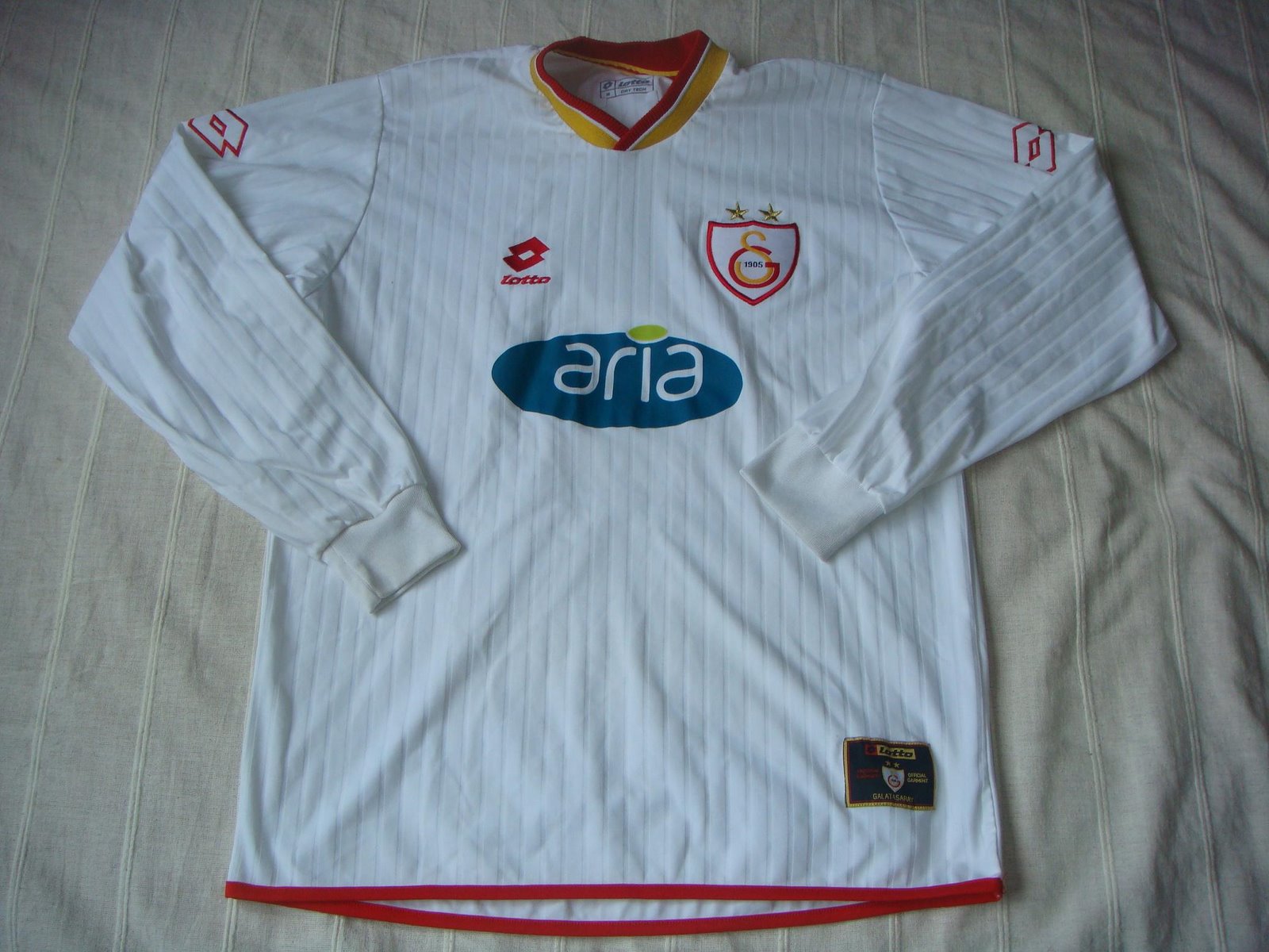 [2001-2002+Away.JPG]