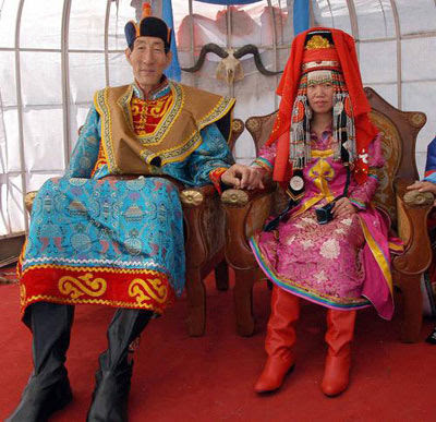 World's Tallest Man Holds Formal Wedding Ceremony World's Tallest Man Holds Formal Wedding Ceremony
