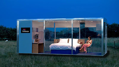 The world's 'first mobile hotel room' The world's 'first mobile hotel room'