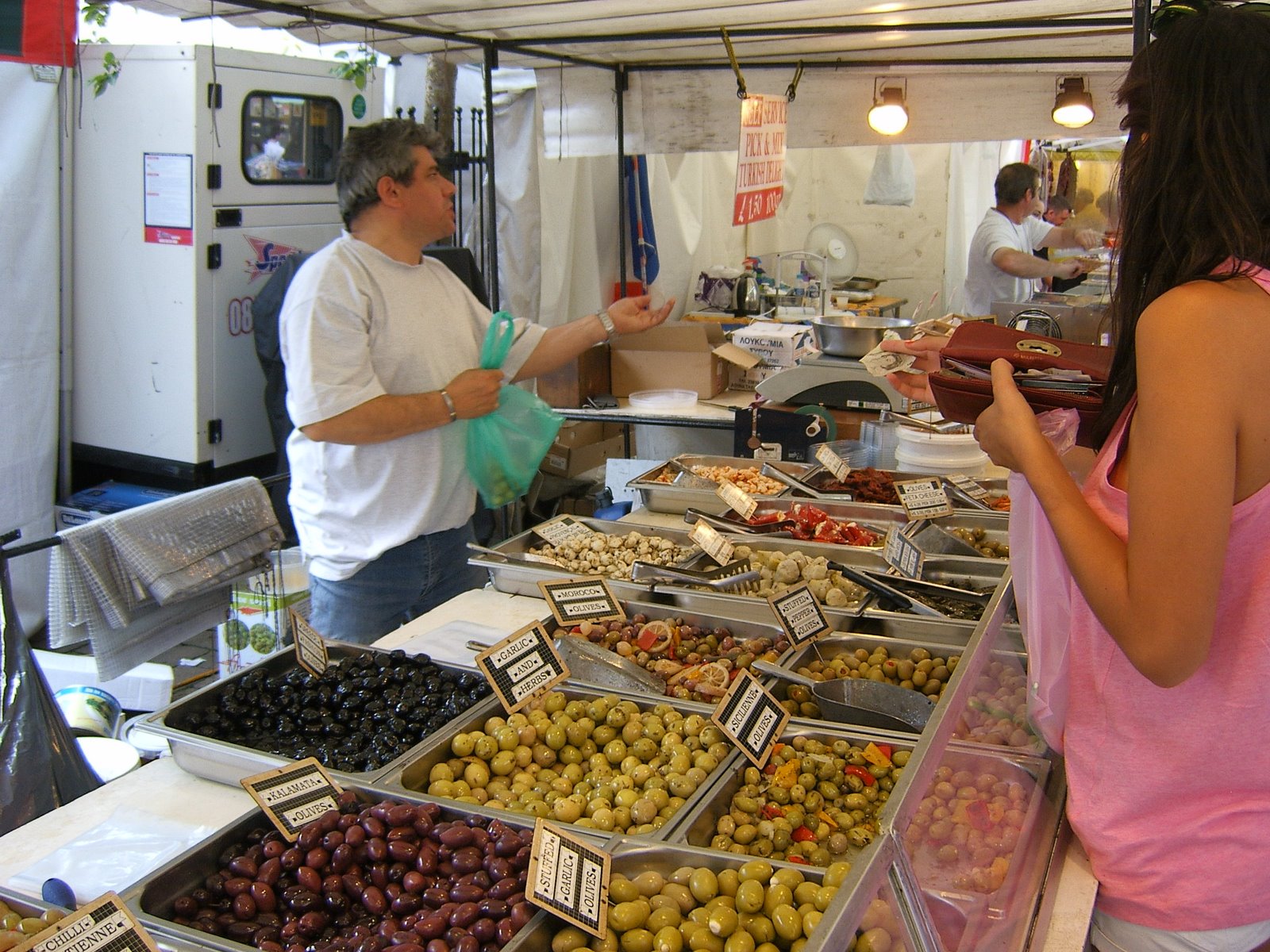 [Olives+-+all+sizes+and+colours.jpg]