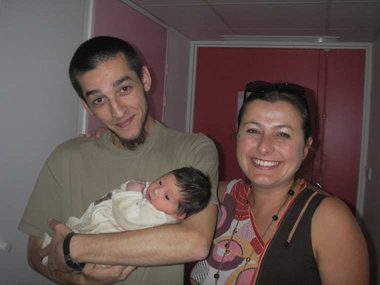 Parrain et Marraine, tout simplement heureux!