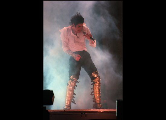 [michaeljackson3.jpg]