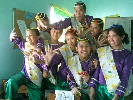 [cd-CheClassroom.JPG]