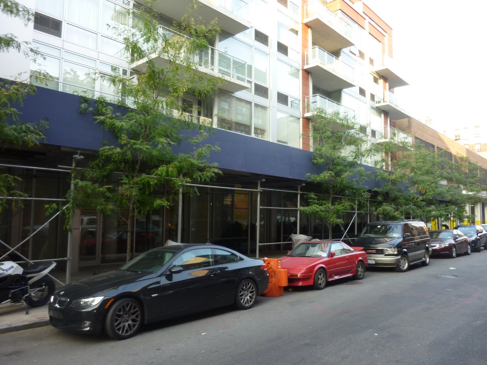 EV Grieve: A Building sidewalk shed ushers in new crisis: How will