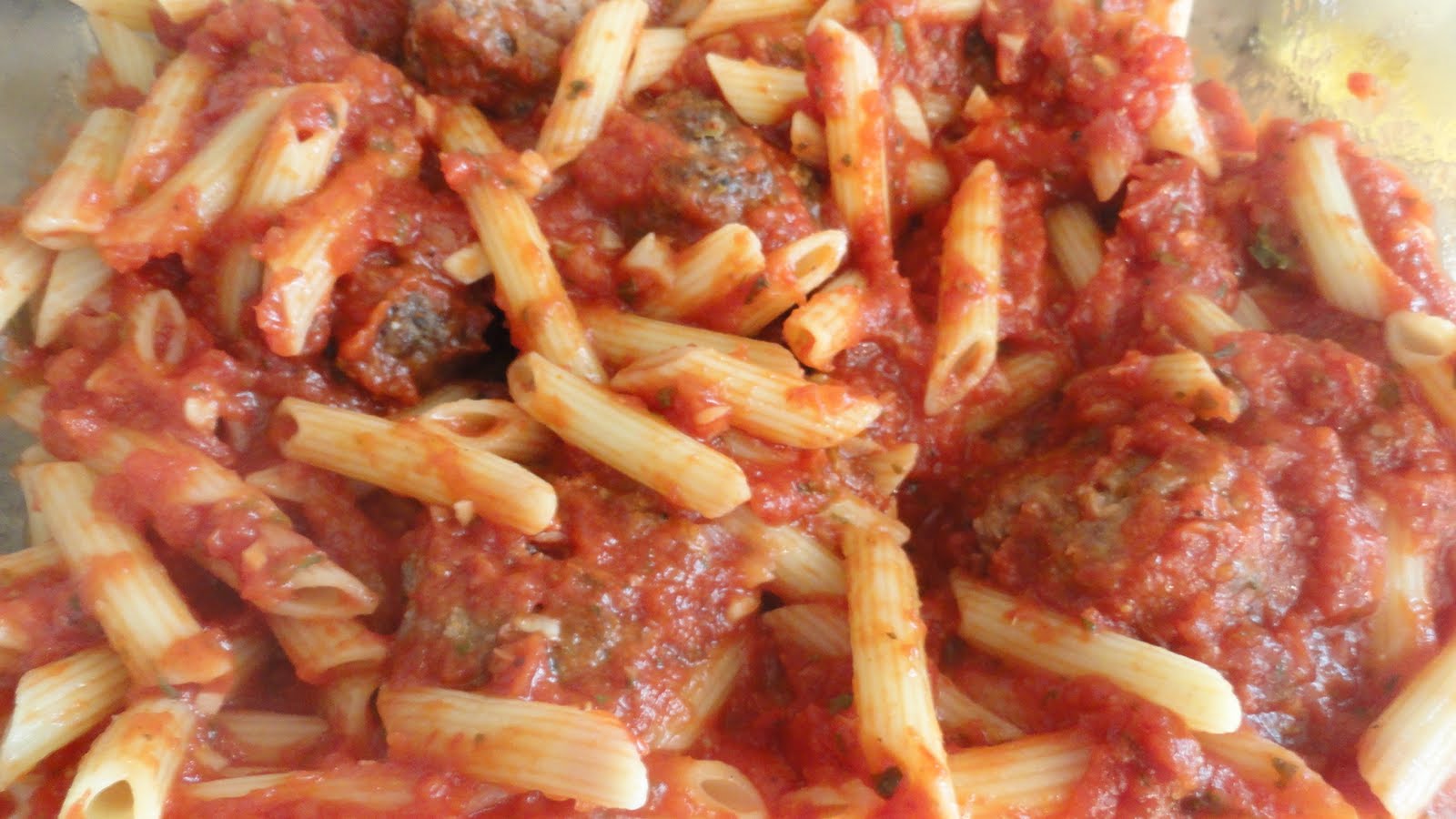 The OnCall Cook Baked Ziti with Pepperoni and Meatballs