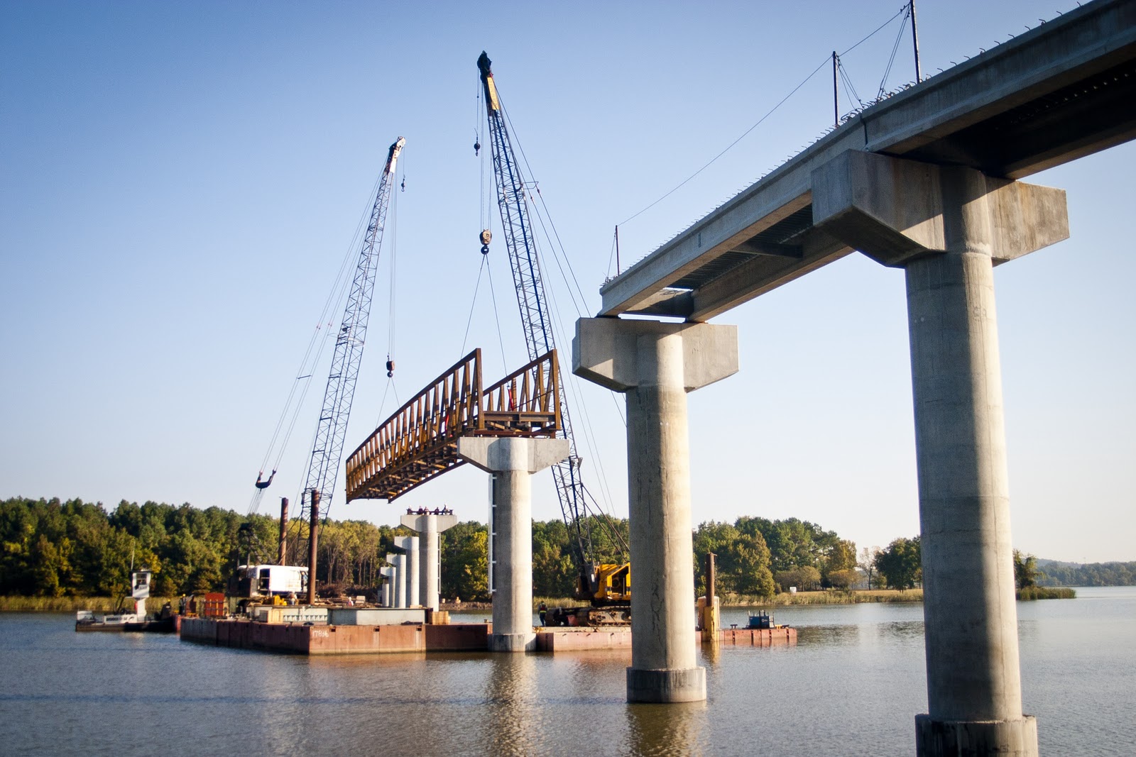 Garver Two Rivers Bridge Lifting the Truss