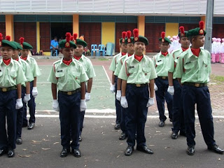 16+ Tunas Kadet Remaja Sekolah Rendah Gif