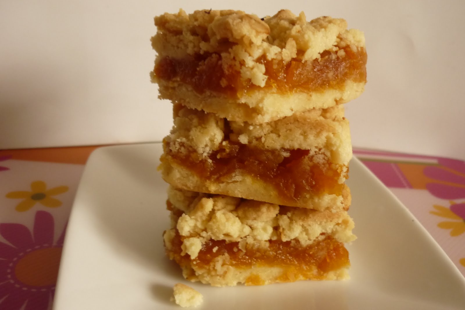 dried apricot crumble recipe