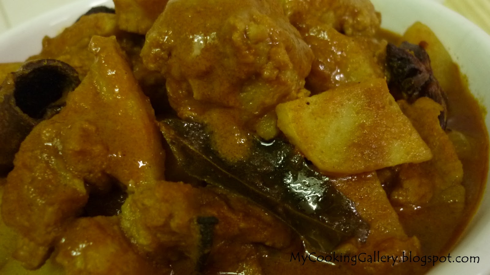 kitchen flavours Pork Curry with Potatoes