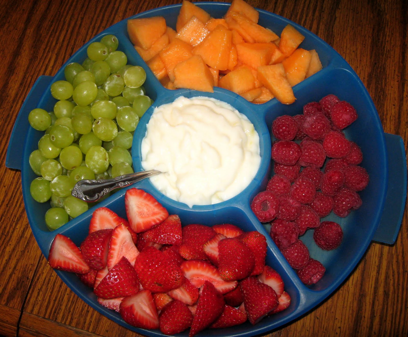 Debbi Does Dinner... Healthy & Low Calorie Fruit with Pina Colada Dip
