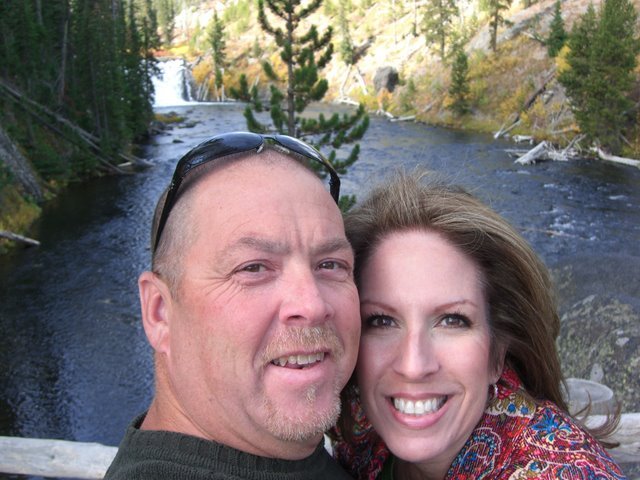 [Jim&Kathy@Yellowstone.bmp]