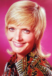 [carol-brady-meets-budge.jpg]