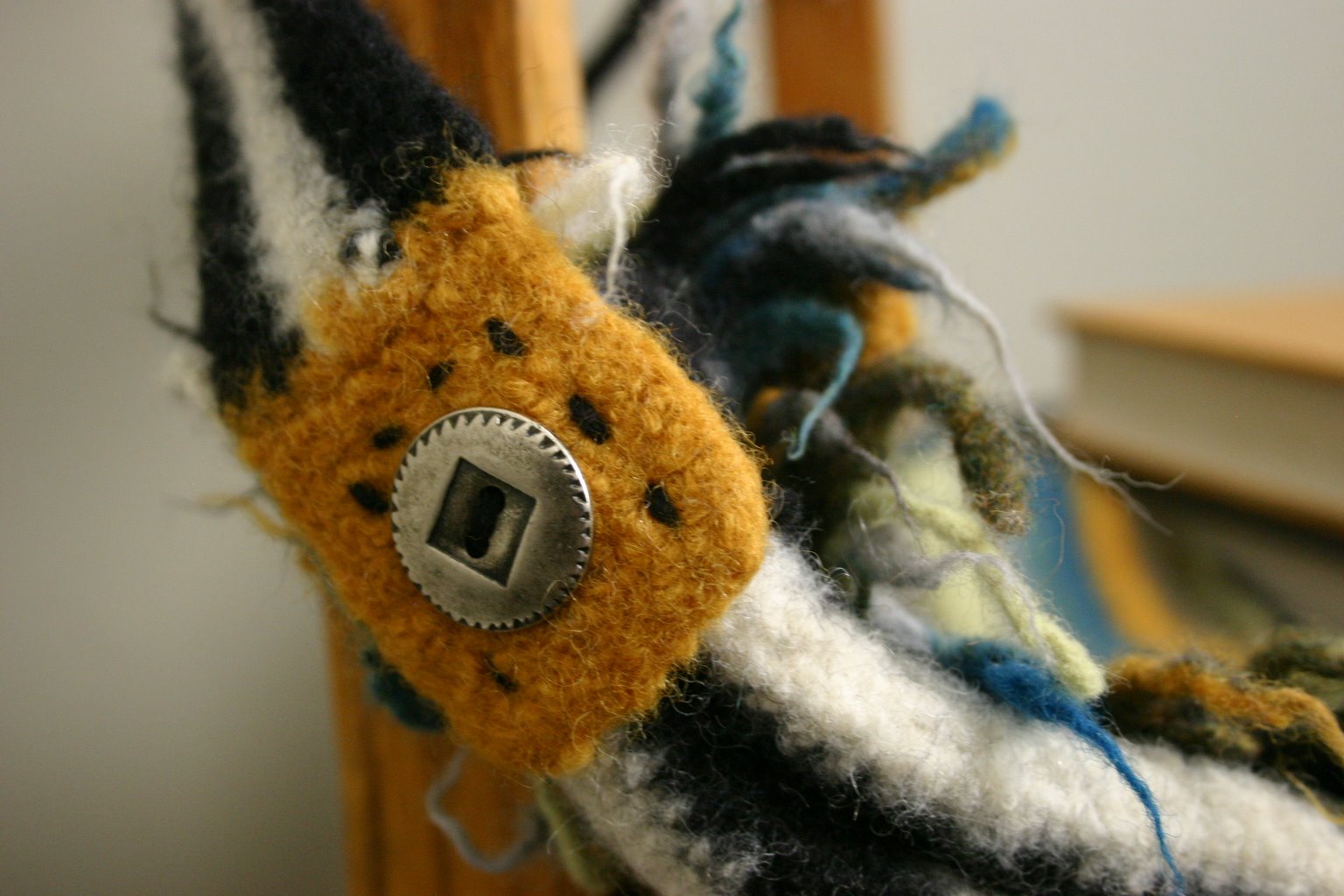 [Messenger+Detail.JPG]