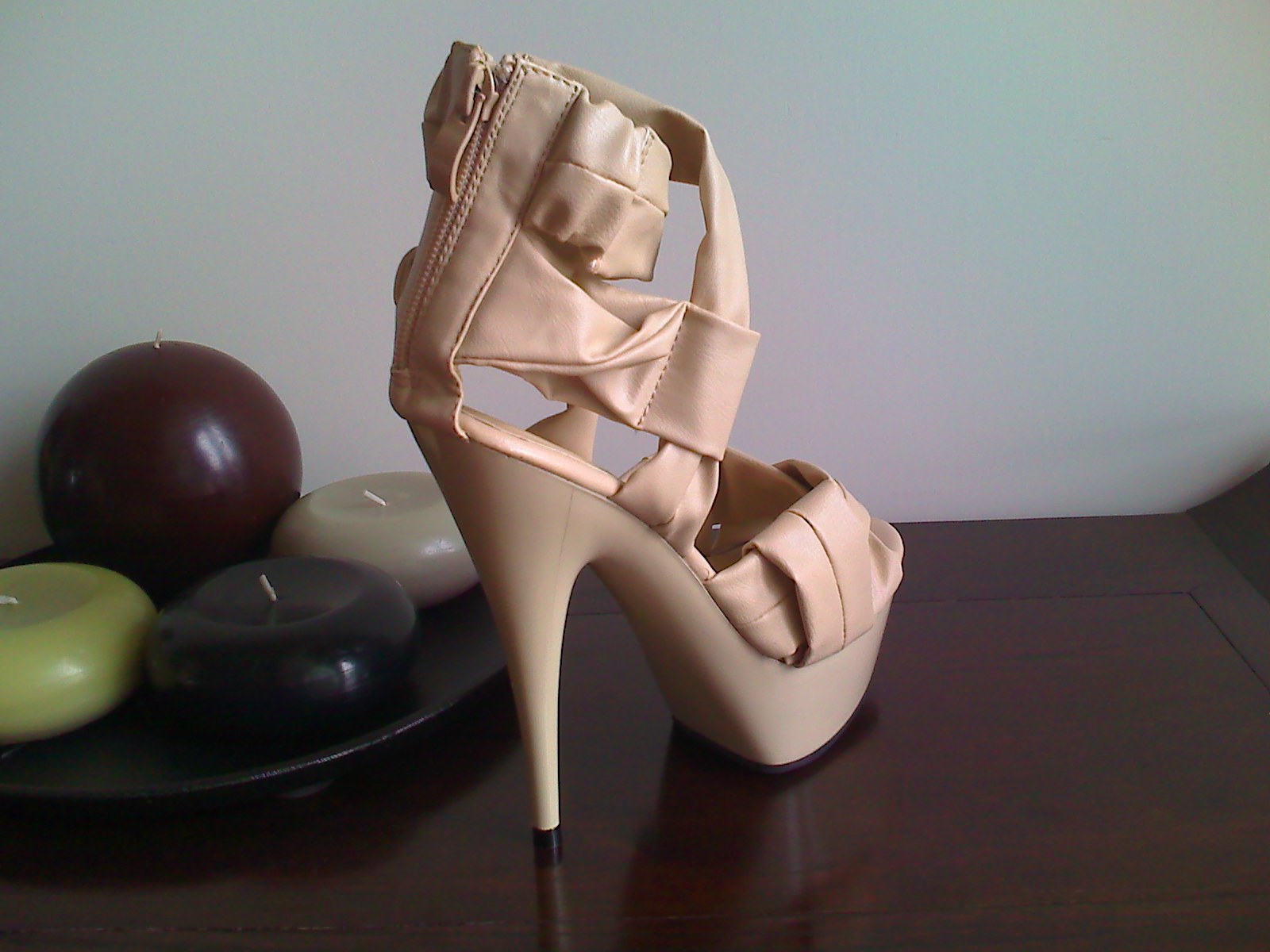 Vintage & Funky Twisted band platform high heel shoes