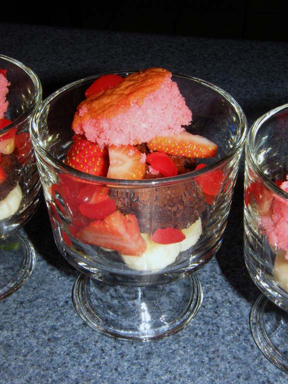 Sewing in the Wendy City&hellip; Banana Split Cake