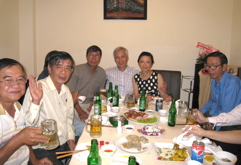 5 Aug 2008 Mừng 2 bạn Minh Thu . Văn Cảnh về thăm VN