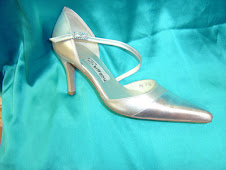 Zapato de novia Tiffany abierto utilizando dos materiales a la vez tela y piel