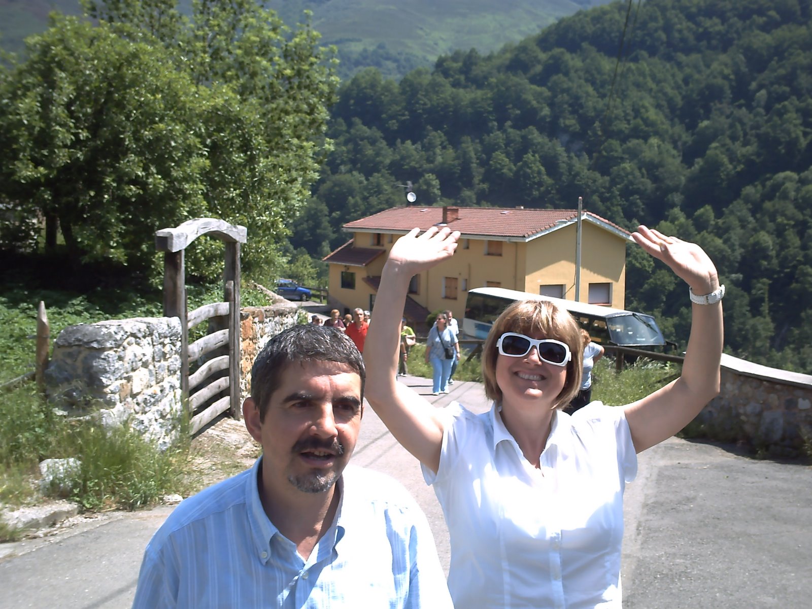 [Visitando+a+SM,+Quiroz+01.JPG]