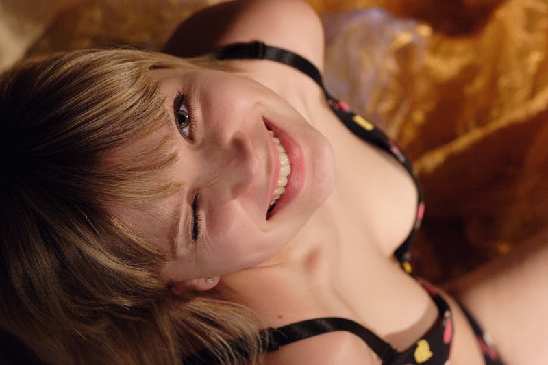 Женщины Пользуются Фаллоимитатором