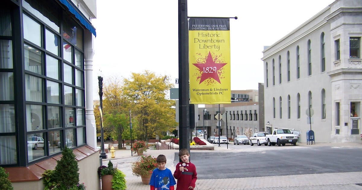 The Many Adventures of Flat Stanley and Flat Silvia Historic Downtown