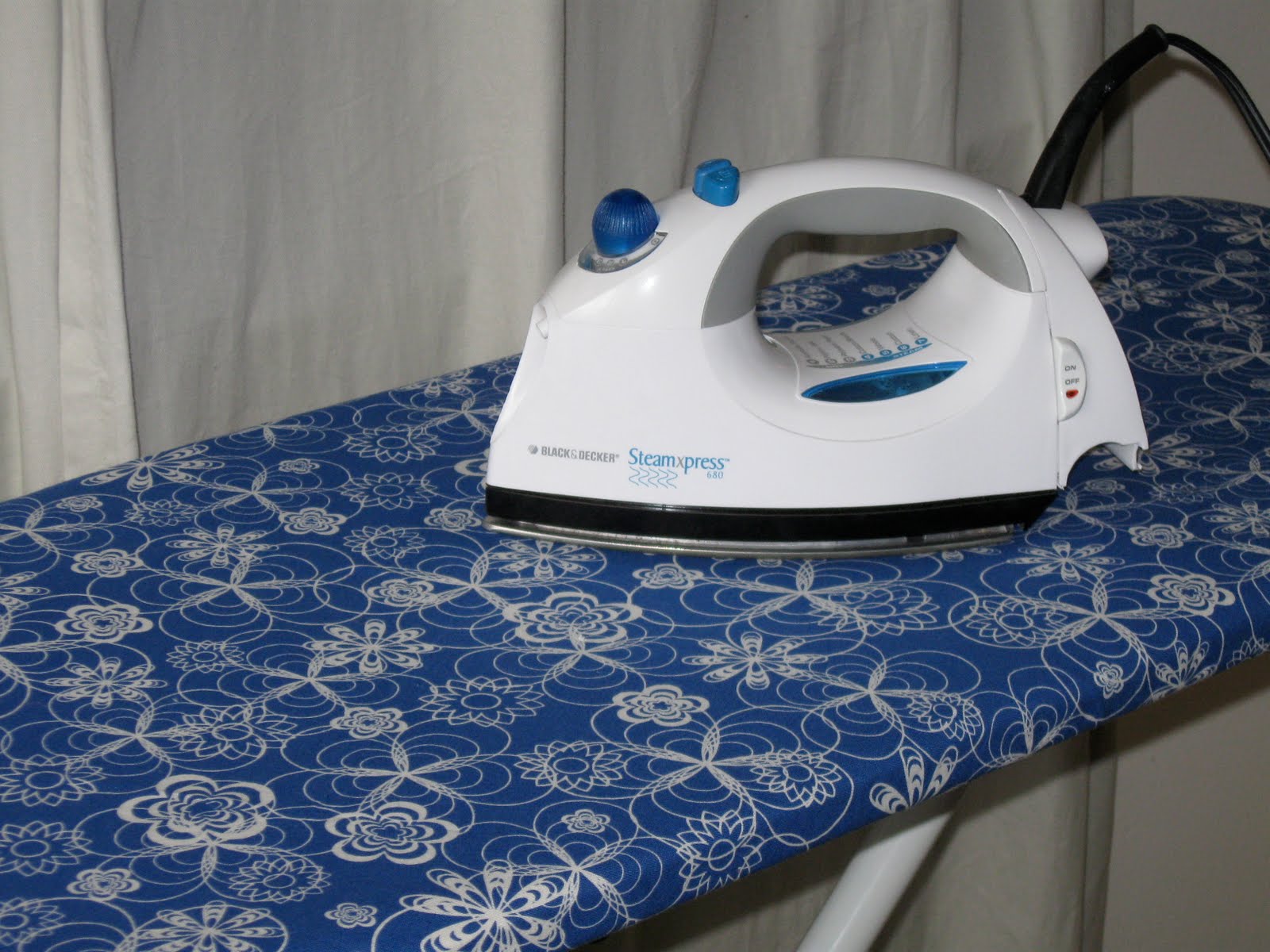 The Family Scientista Ironing Board Cover