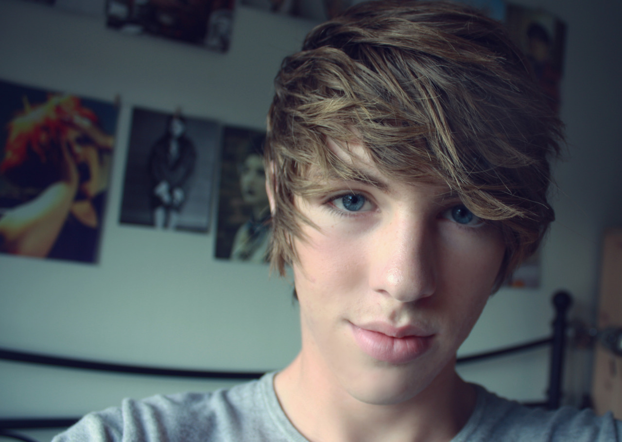 Blond webcam