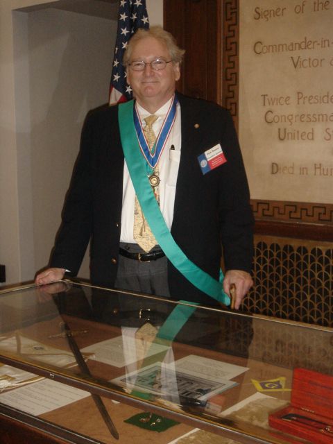 [dick+reese+sword.jpg]