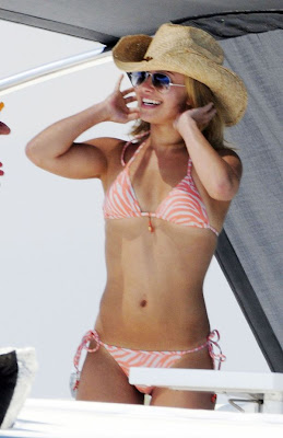 Hayden Panettiere Pictures in hot Orange BIKINI from yacht candids