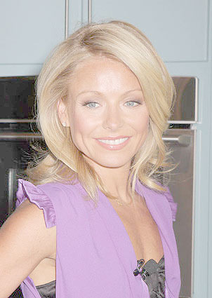 [kelly-ripa-electroluxs-support-1.jpg]