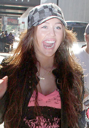 [miley-cyrus-mercedes-car.jpg]