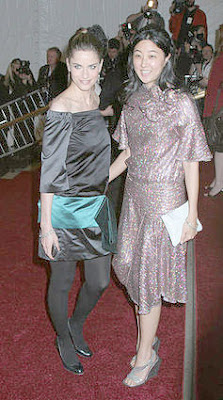 Amanda Peet Poiret - King of Fashion