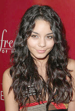 [vanessa-anne-hudgens-fredericks-of-hollywood-5.jpg]